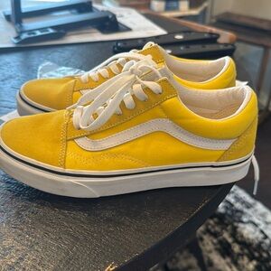 Yellow Vans Old Skool 6.5 women’s. Never worn.